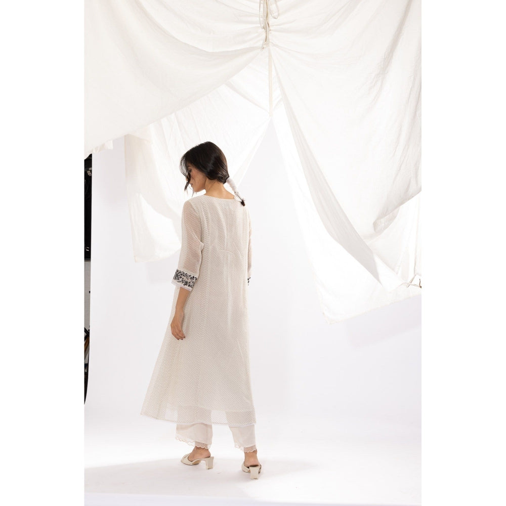 PANTS AND PAJAMAS White Printed Chanderi Mull Kurta with Pant (Set of 2)