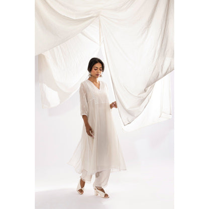 PANTS AND PAJAMAS White Printed Chanderi Mull Kurta with Pant (Set of 2)