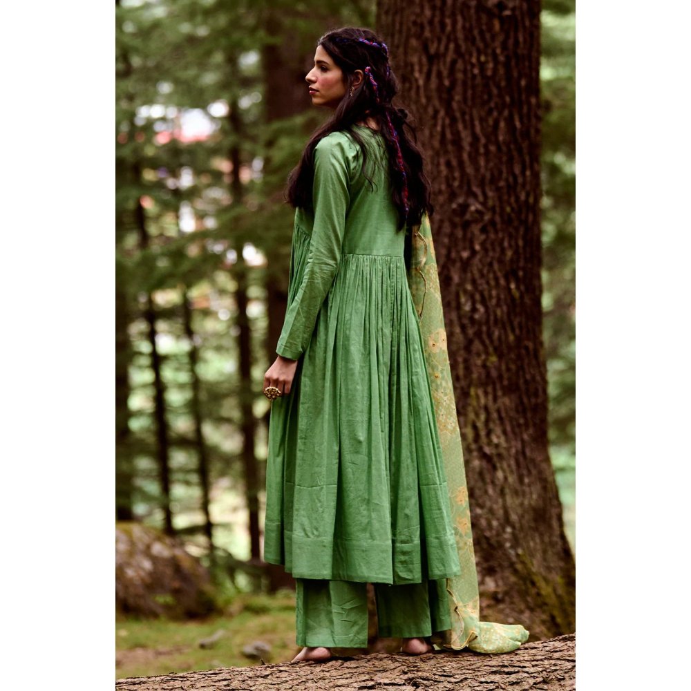 Paulmi & Harsh Green V-Cut Anarkali with Naksha Print Dupatta (Set of 3)
