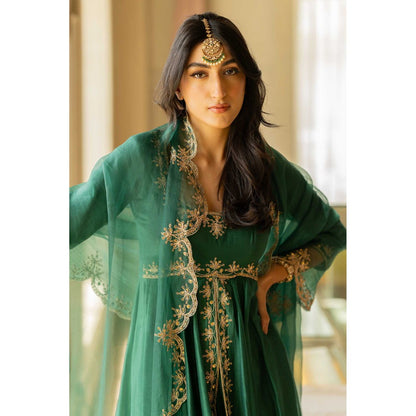Paulmi & Harsh Women Green Chiniya Silk Round Neck Kurta with Pant and Dupatta