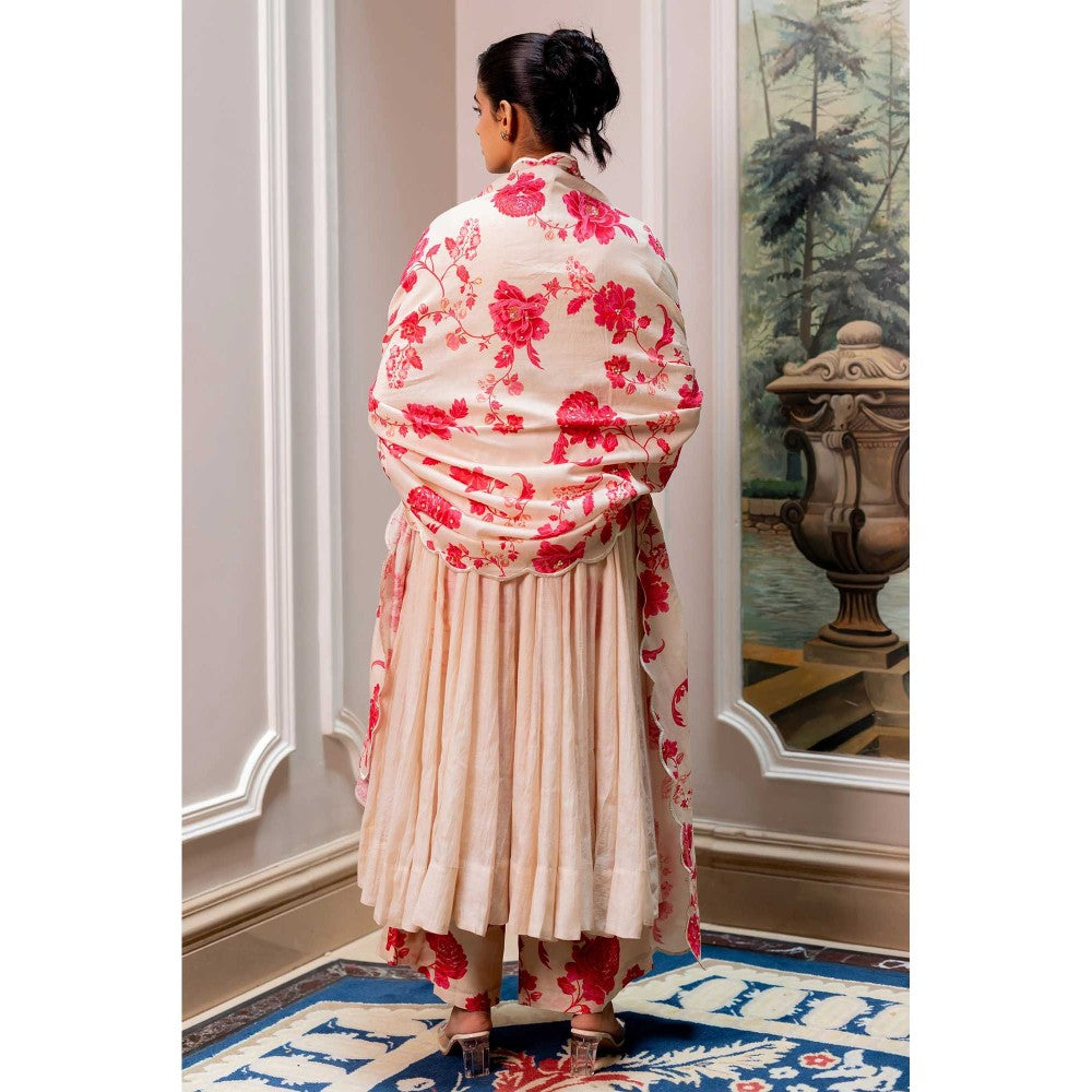 Paulmi & Harsh Women Off White Chiniya Silk Round Neck Kurta with Pant and Dupatta
