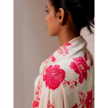 Paulmi & Harsh Women Off White Chiniya Silk Round Neck Kurta with Pant and Dupatta