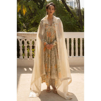 Paulmi & Harsh Women Ivory Chanderi V-Neck Kurta with Pant and Dupatta