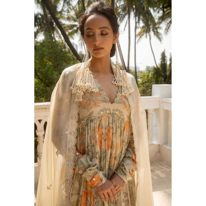 Paulmi & Harsh Women Ivory Chanderi V-Neck Kurta with Pant and Dupatta