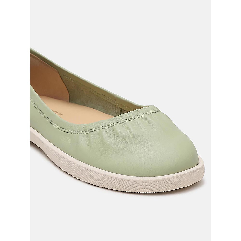 PAZZION Women's Green Tammy Ruched Round-Toe Ballerina