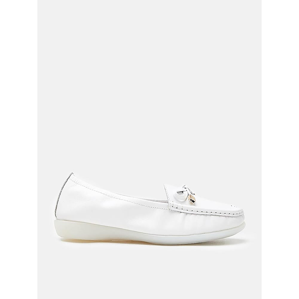 PAZZION Women's White Bow Buckle Loafers