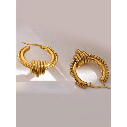 Peachy Accessories Classic Chic Hoop Earrings 18K Gold Plated