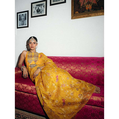 PINK CITY BY SARIKA Yellow Saree With Unstitched Blouse