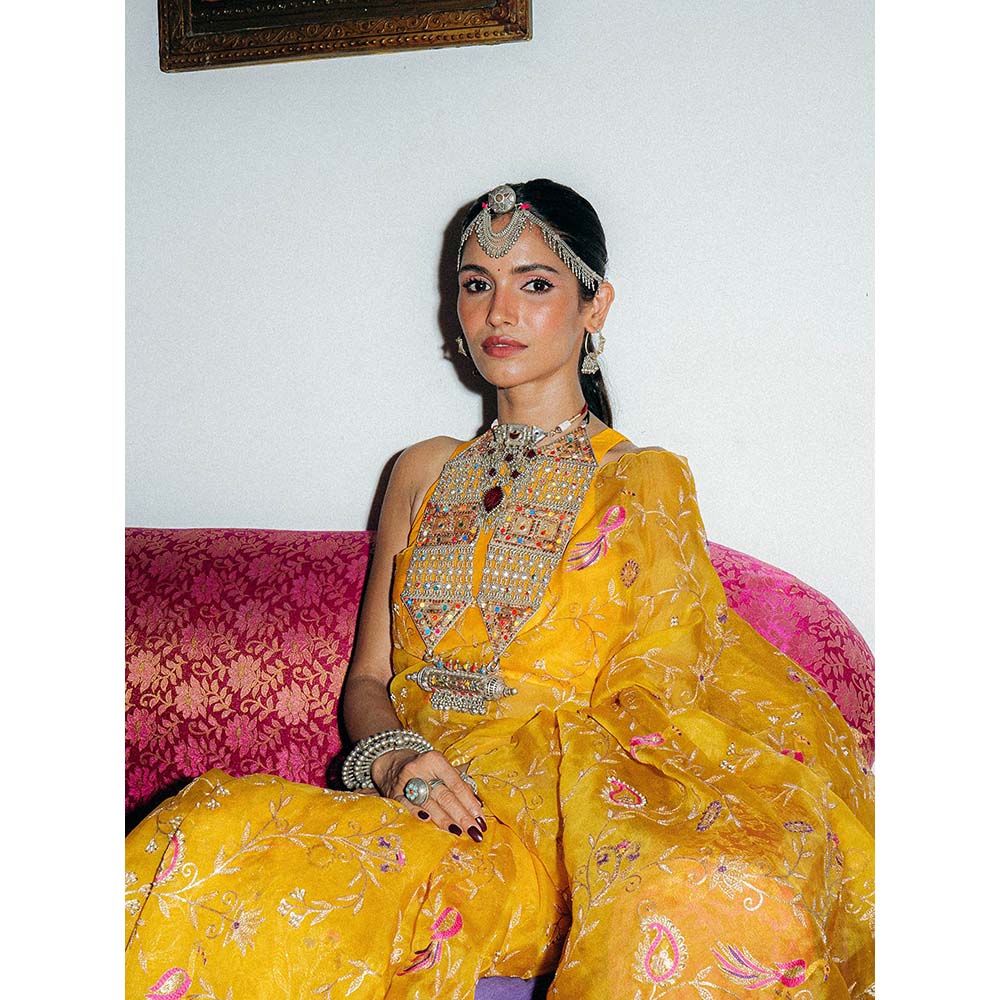 PINK CITY BY SARIKA Yellow Saree With Unstitched Blouse