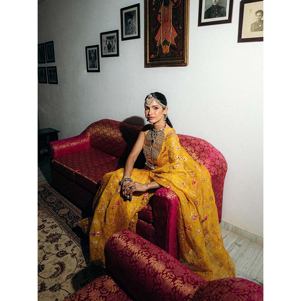 PINK CITY BY SARIKA Yellow Saree With Unstitched Blouse