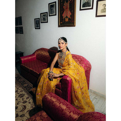 PINK CITY BY SARIKA Yellow Saree With Unstitched Blouse