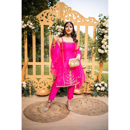 PINK CITY BY SARIKA Chandbali Kurta With Pant And Dupatta (Set of 3)