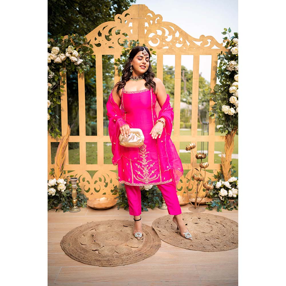 PINK CITY BY SARIKA Chandbali Kurta With Pant And Dupatta (Set of 3)