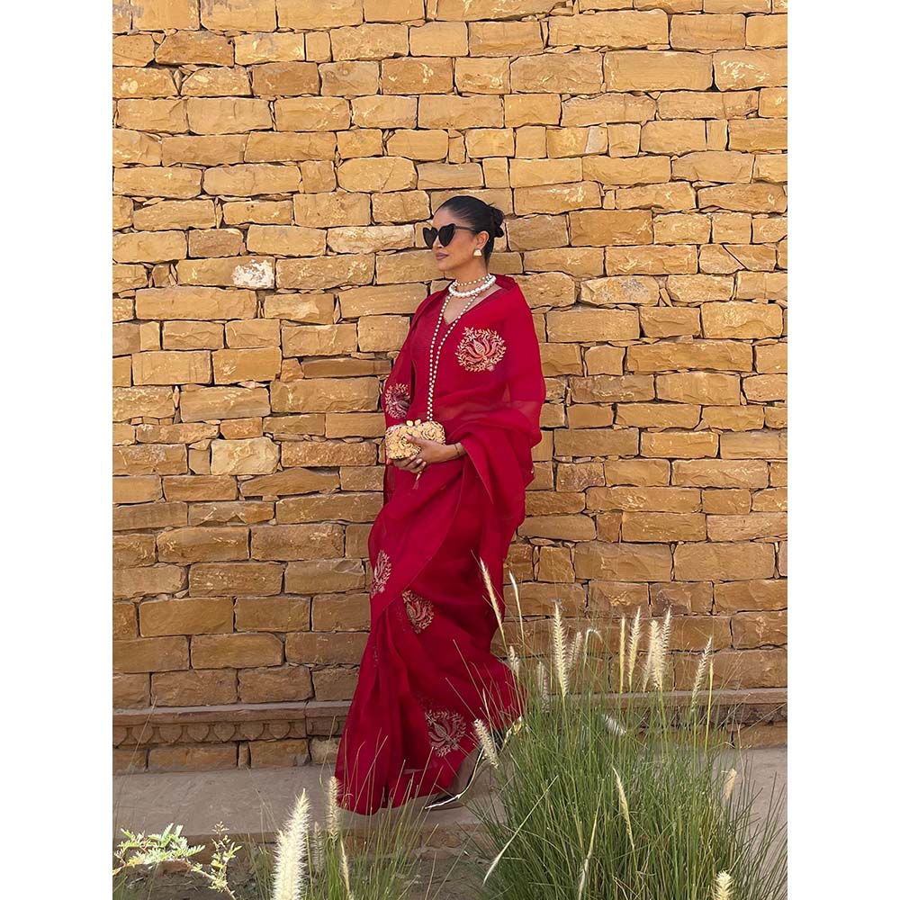 PINK CITY BY SARIKA Red Saree With Stitched Blouse