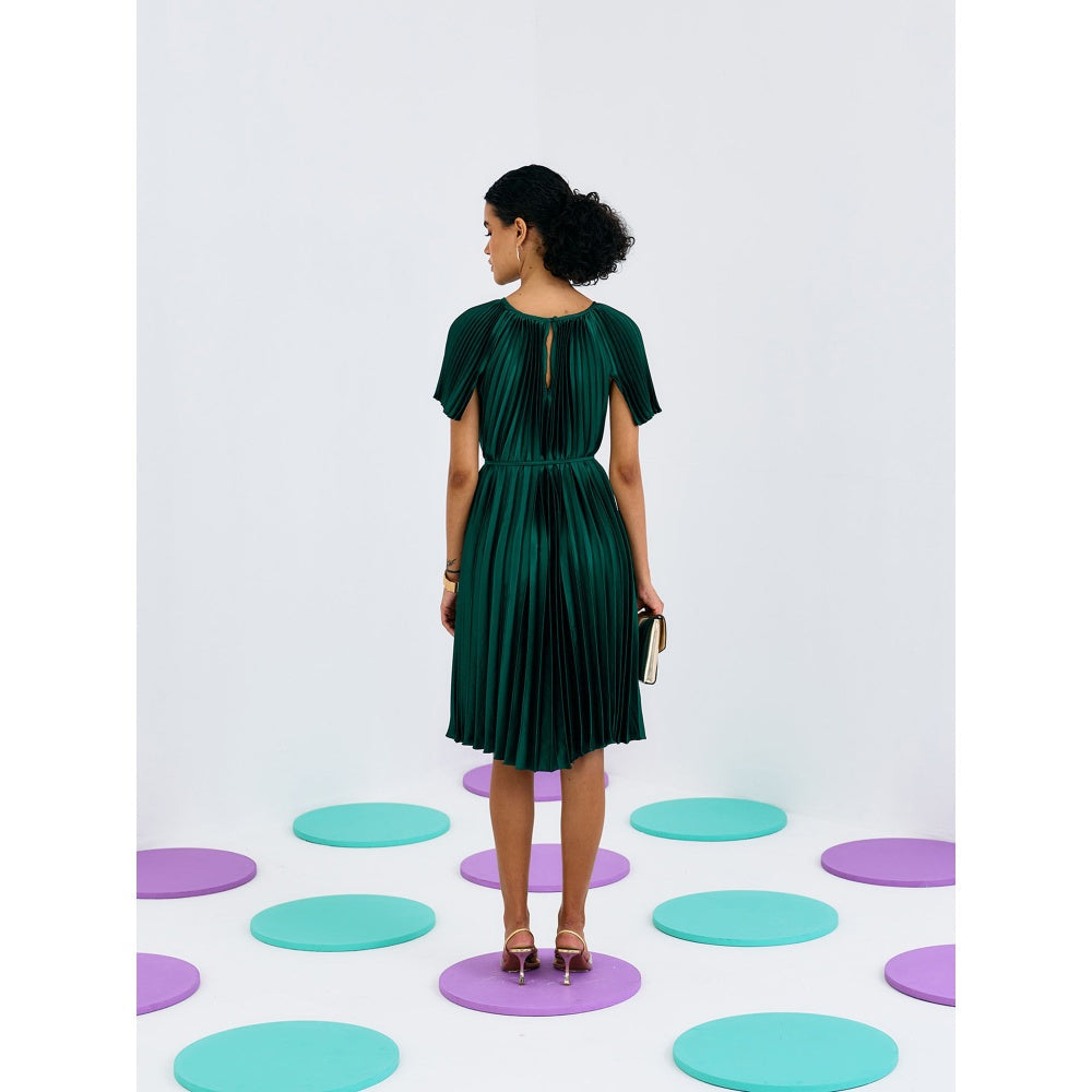 Pleats by Aruni Green Short Sleeves Pleated Knee Length Dress