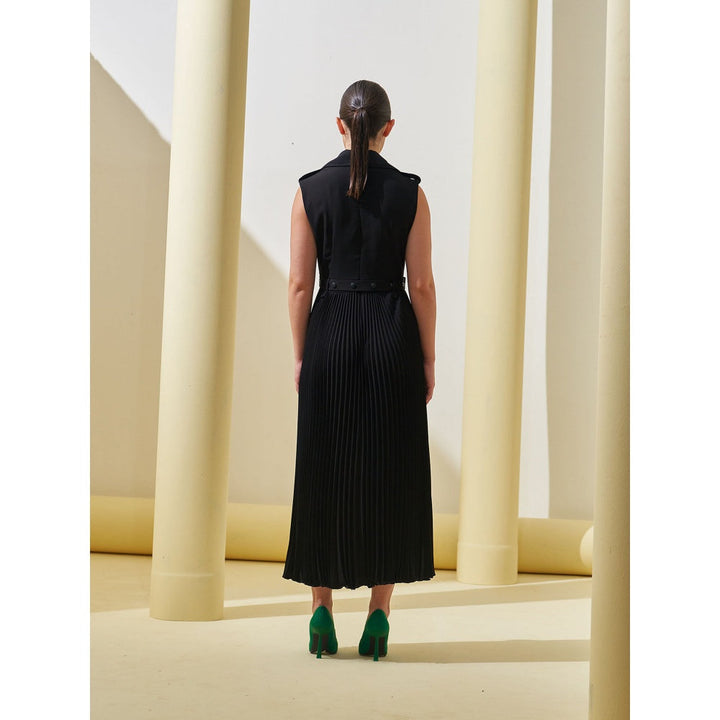 Pleats by Aruni Black Collar Gown