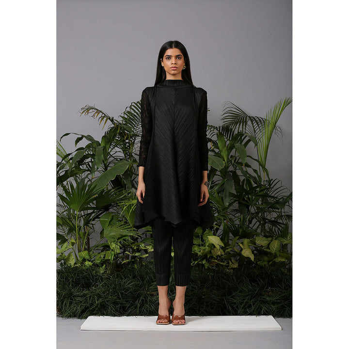 Pleats by Aruni Black Crushed Sleeves Kurti and Pant (Set of 2)