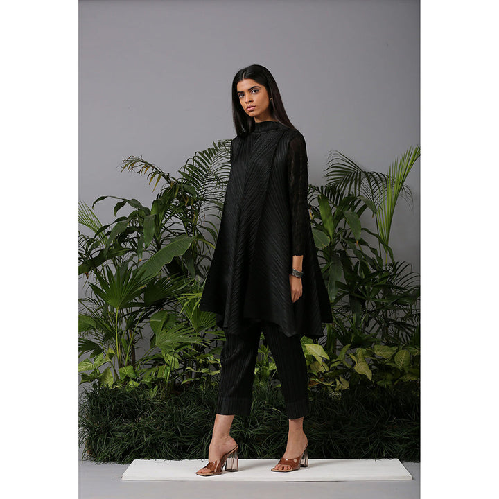 Pleats by Aruni Black Crushed Sleeves Kurti and Pant (Set of 2)