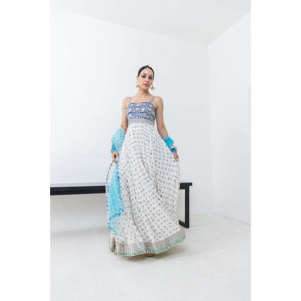 POOJA RAJGARHIA GUPTA Raatraani Anarkali Kurta with Dupatta (Set of 2)