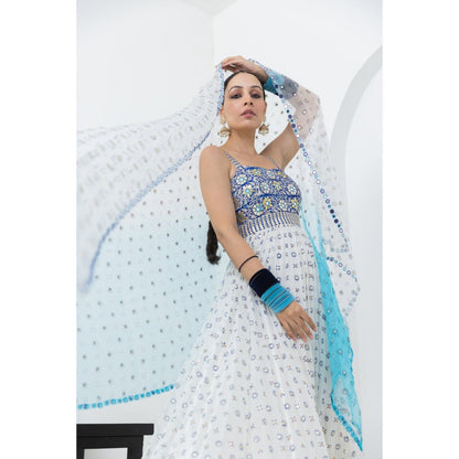 POOJA RAJGARHIA GUPTA Raatraani Anarkali Kurta with Dupatta (Set of 2)