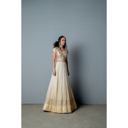 POOJA RAJGARHIA GUPTA The Cleopatra Lehenga (Set of 3)