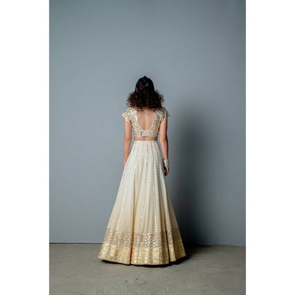 POOJA RAJGARHIA GUPTA The Cleopatra Lehenga (Set of 3)