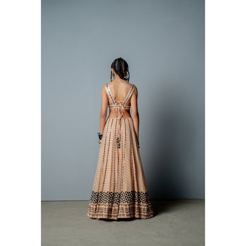 POOJA RAJGARHIA GUPTA The Zenobia Lehenga (Set of 3)