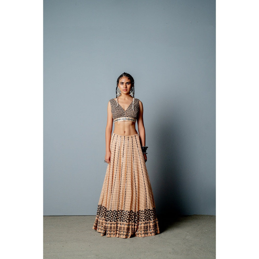 POOJA RAJGARHIA GUPTA The Zenobia Lehenga (Set of 3)