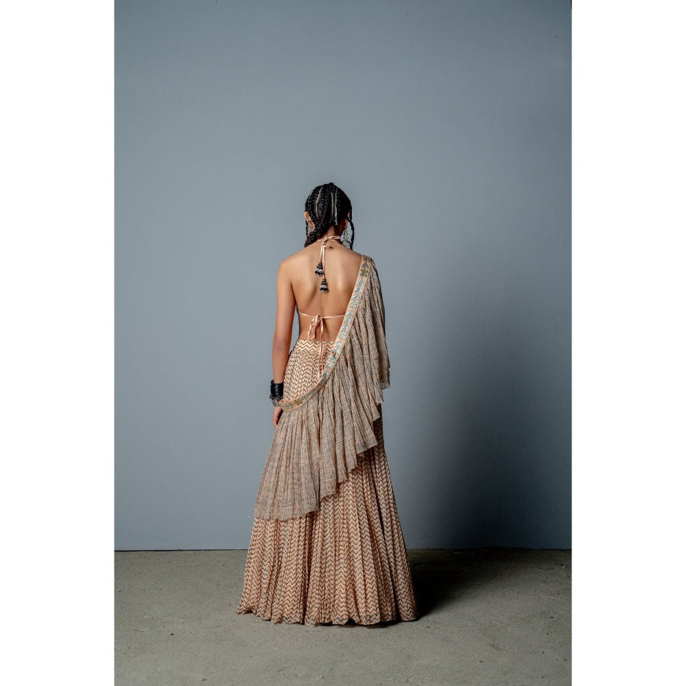 POOJA RAJGARHIA GUPTA The Amina Gather Lehenga (Set of 3)