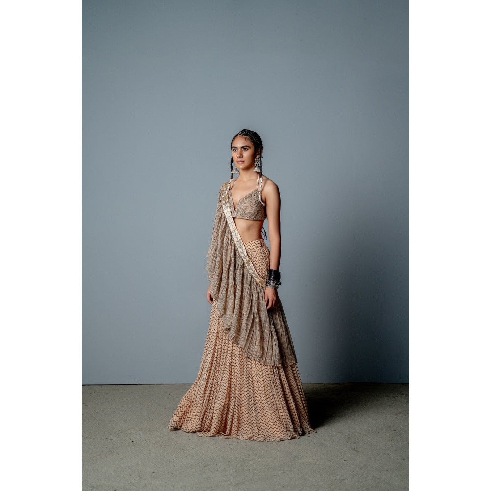 POOJA RAJGARHIA GUPTA The Amina Gather Lehenga (Set of 3)