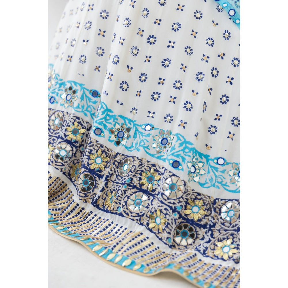 POOJA RAJGARHIA GUPTA Raatraani Lehenga with Blouse and Dupatta (Set of 3)