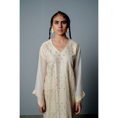 POOJA RAJGARHIA GUPTA Ivory Gold Mosaic Pheran Kurta with Pant (Set of 2)