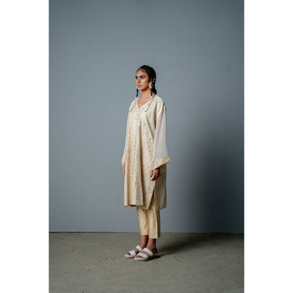 POOJA RAJGARHIA GUPTA Ivory Gold Mosaic Pheran Kurta with Pant (Set of 2)