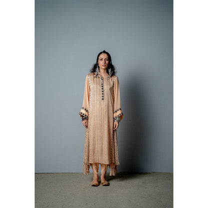 POOJA RAJGARHIA GUPTA Zenobia Umbrella Kurta with Pant (Set of 2)