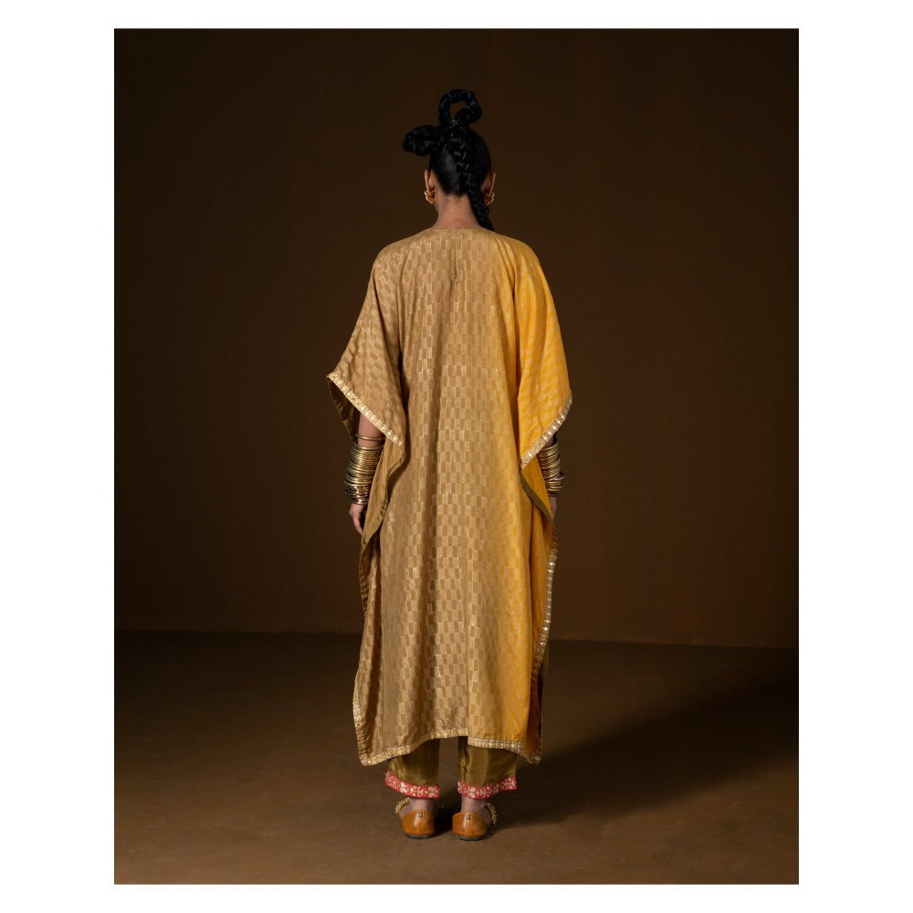 POOJA RAJGARHIA GUPTA Chakraphool Kaftan (Set of 2)