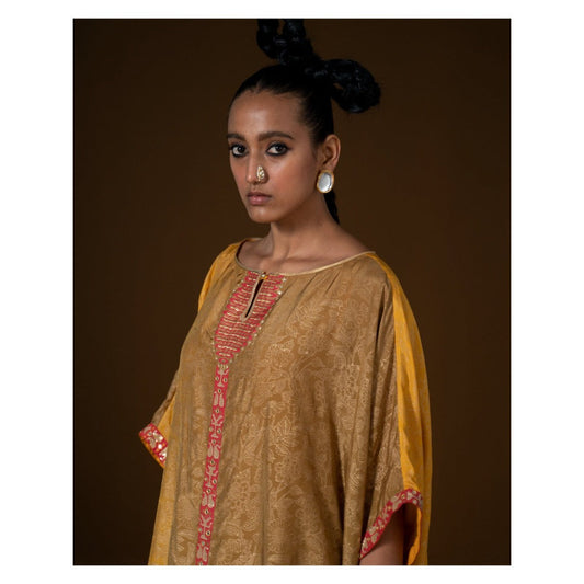 POOJA RAJGARHIA GUPTA Kasundi Kaftan (Set of 2)