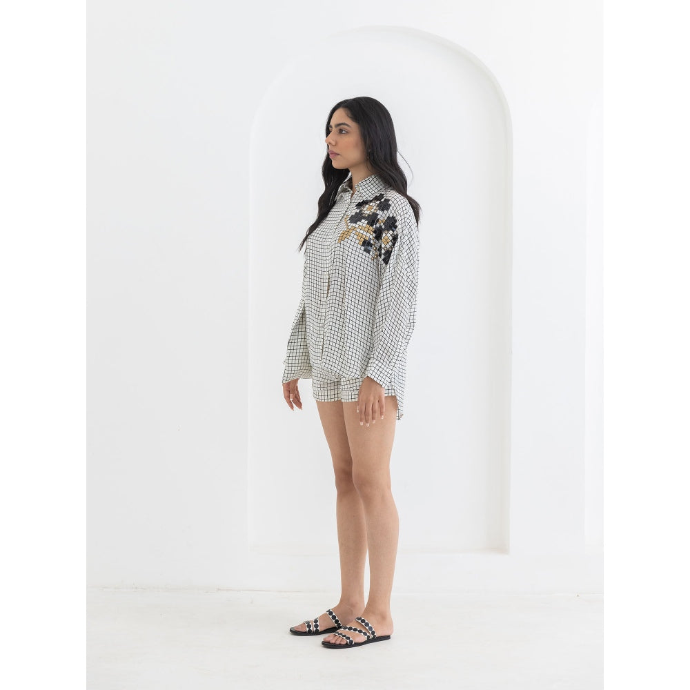 POOJA RAJGARHIA GUPTA White Kimino Co-Ord (Set of 2)