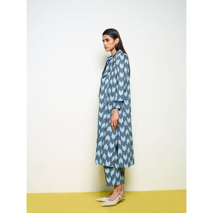 POOJA RAJGARHIA GUPTA Blue Beetle Overcoat