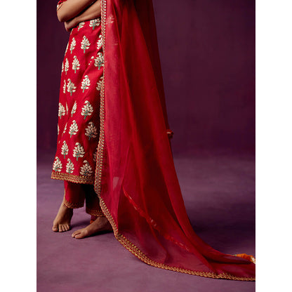 Pooja Singhal Red Chanderi Silk Kurta With Pant & Organza Dupatta (Set of 3)