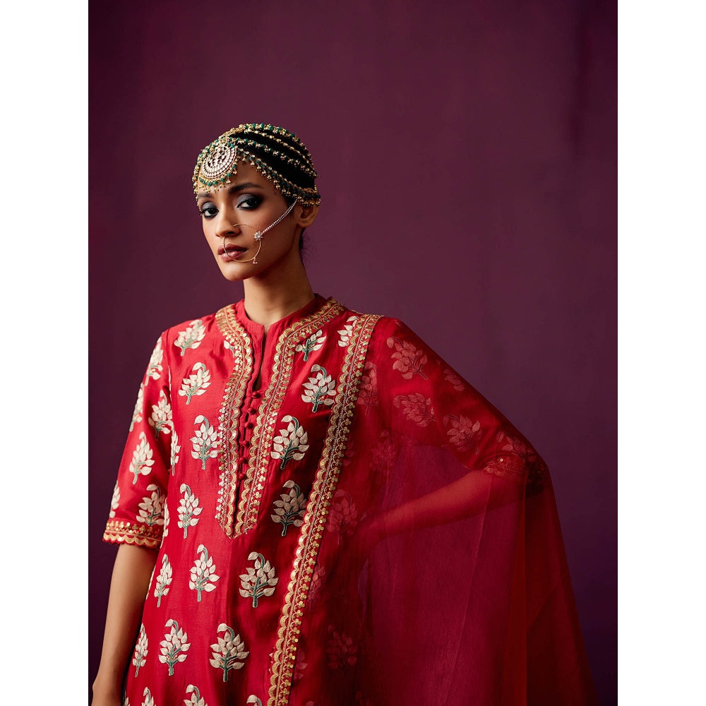 Pooja Singhal Red Chanderi Silk Kurta With Pant & Organza Dupatta (Set of 3)