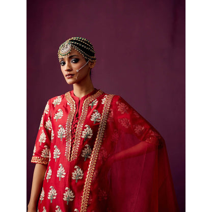 Pooja Singhal Red Chanderi Silk Kurta With Pant & Organza Dupatta (Set of 3)