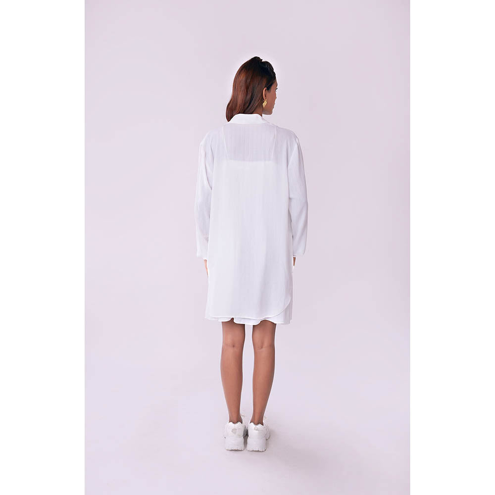 Poppi White Sleeveless Knee Length Dress