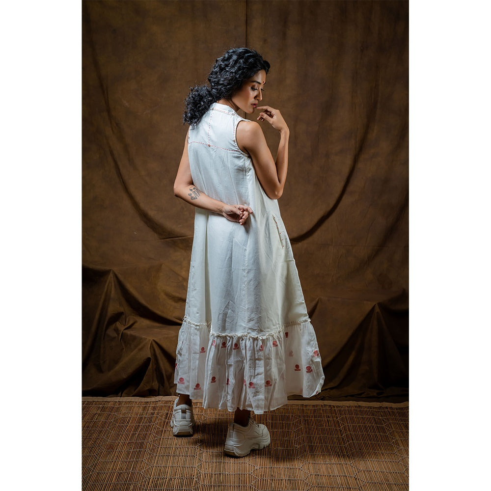 PRATHAA White Shvets Maxi Dress