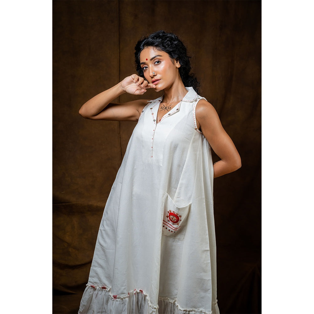PRATHAA White Shvets Maxi Dress