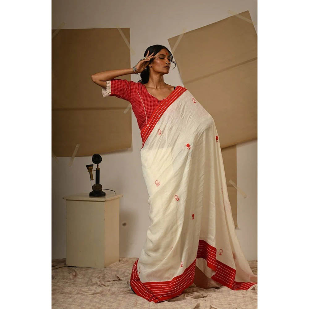 PRATHAA Off White Embroidery Bindi Saree with Unstitched Blouse - Mul