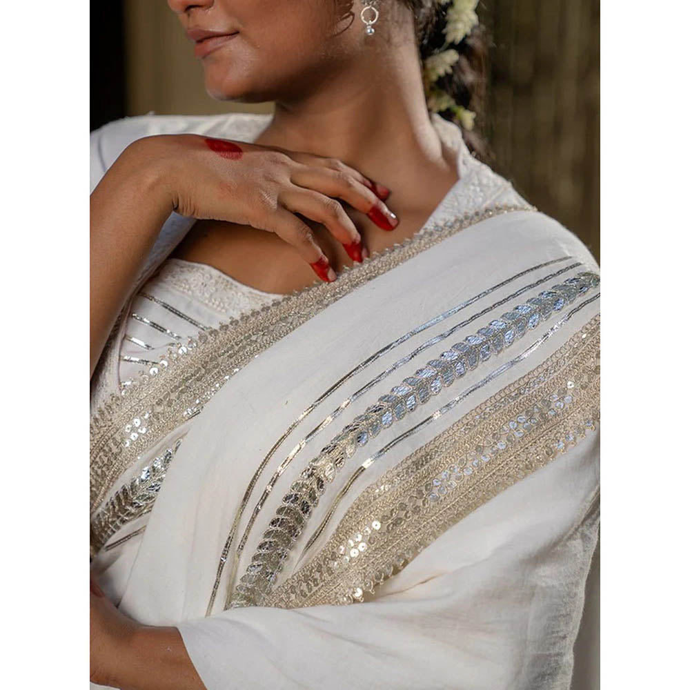 PRATHAA White Saundh Saree with Unstitched Blouse