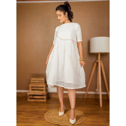 PRATHAA Women White Cotton Solid Kurta with Pant