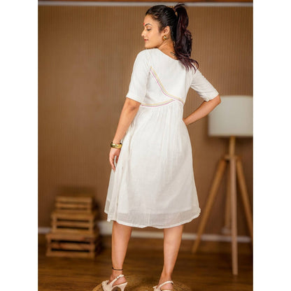 PRATHAA Women White Cotton Solid Kurta with Pant