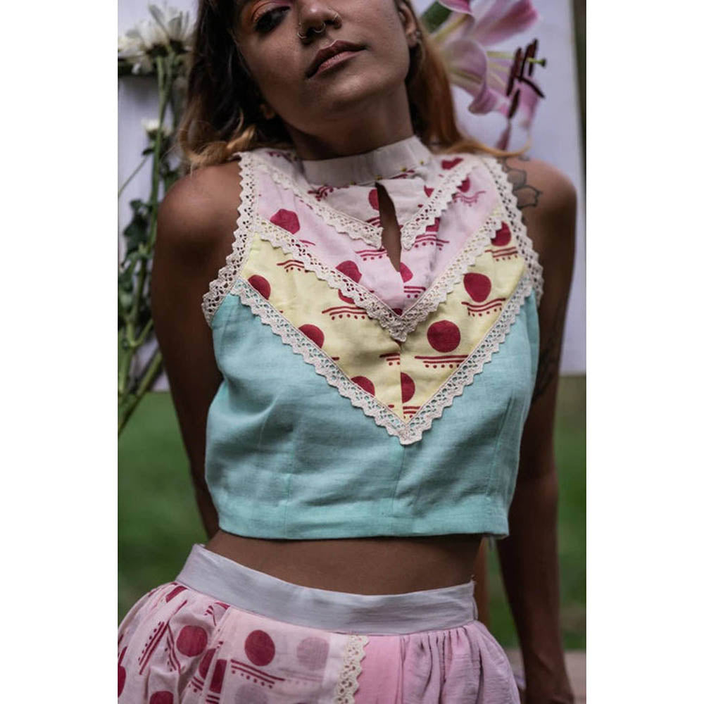 PRATHAA Set- In-Cut Blouse With Dhoti Drape Skirt - Snigdha