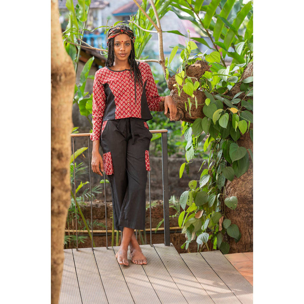 PRATHAA Aastey : Set - Crop Top With Pants